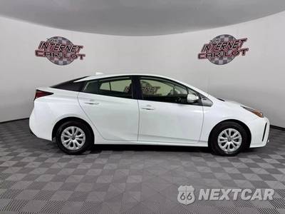 2022 Toyota Prius LE - zdjęcie 8 z 44 - miniatura