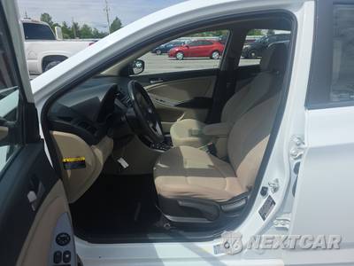 2016 Hyundai Accent SE Sedan - zdjęcie 7 z 31 - miniatura