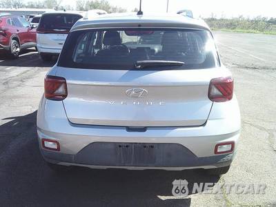 2025 Hyundai Venue SEL - zdjęcie 12 z 21 - miniatura