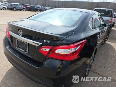 2016 Nissan Altima 2.5 SR - zdjęcie 4 z 21 - miniatura