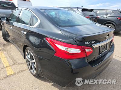 2016 Nissan Altima 2.5 SR - zdjęcie 6 z 21 - miniatura