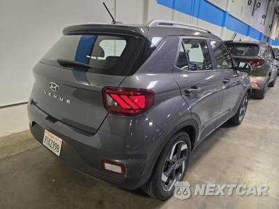 2025 Hyundai Venue SEL - zdjęcie 2 z 19 - miniatura