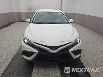 2023 Toyota Camry SE - zdjęcie 2 z 32 - miniatura