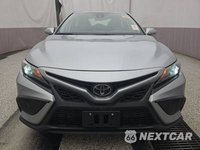 2024 Toyota Camry SE - zdjęcie 2 z 37 - miniatura