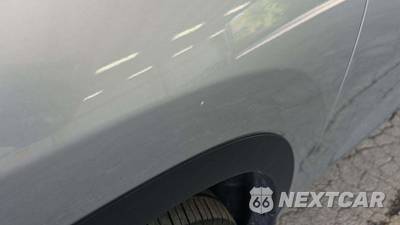2024 Toyota Highlander LE - zdjęcie 4 z 14 - miniatura