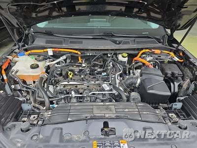 2022 Lincoln Corsair Plug-In Hybrid Grand Touring - zdjęcie 12 z 17 - miniatura