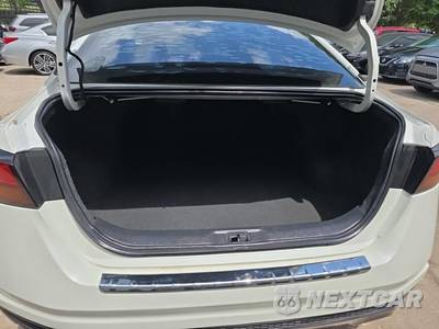 2019 Nissan Altima SR - zdjęcie 13 z 16 - miniatura