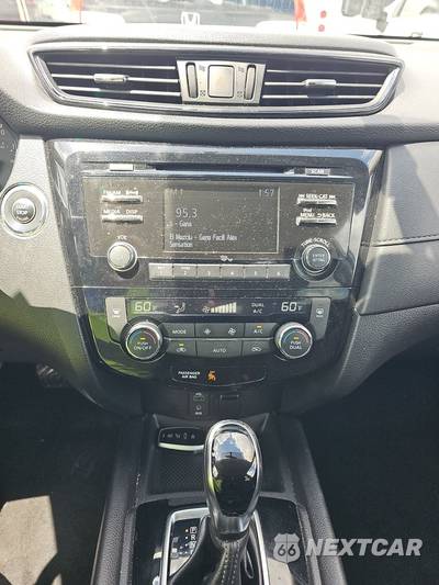 2017 Nissan Rogue SV - zdjęcie 11 z 22 - miniatura