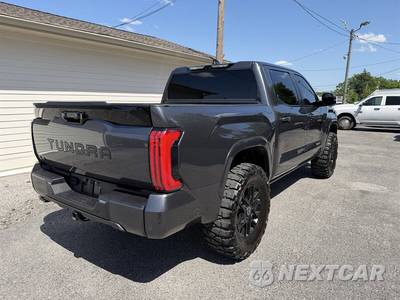2026 Toyota Tundra Platinum Crew Cab Short Bed - zdjęcie 9 z 46 - miniatura