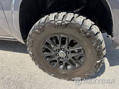 2026 Toyota Tundra Platinum Crew Cab Short Bed - zdjęcie 11 z 46 - miniatura