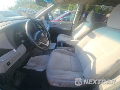 2015 Toyota Sienna LE 7-Passenger 119.3" WB - zdjęcie 13 z 30 - miniatura