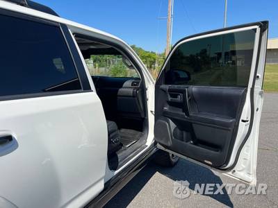 2019 Toyota 4Runner Limited Nightshade - zdjęcie 21 z 27 - miniatura