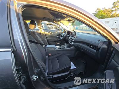2025 Nissan Sentra SV - zdjęcie 14 z 20 - miniatura