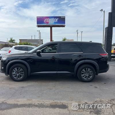 2023 Nissan Pathfinder S - zdjęcie 14 z 46 - miniatura