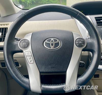 2014 Toyota Prius v Five - zdjęcie 7 z 26 - miniatura