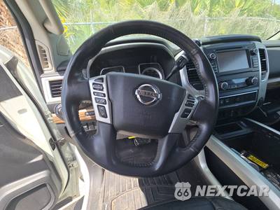 2016 Nissan TITAN XD SL Crew Cab Medium Bed - zdjęcie 10 z 33 - miniatura