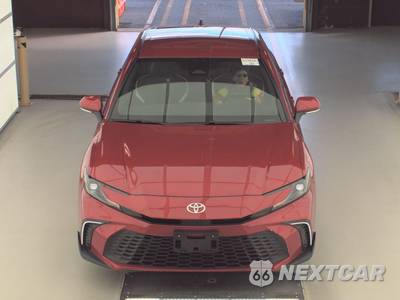 2025 Toyota Camry SE - zdjęcie 2 z 32 - miniatura