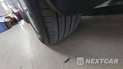 2022 Toyota Highlander LE - zdjęcie 7 z 16 - miniatura