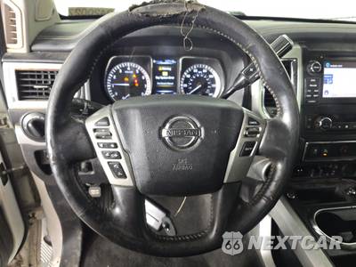 2018 Nissan TITAN XD PRO-4X Crew Cab Medium Bed - zdjęcie 10 z 45 - miniatura