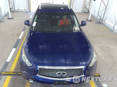 2017 INFINITI QX70 - zdjęcie 2 z 47 - miniatura