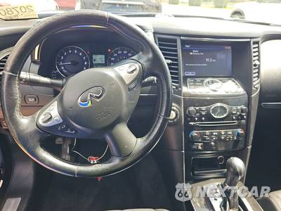 2017 INFINITI QX70 - zdjęcie 11 z 47 - miniatura