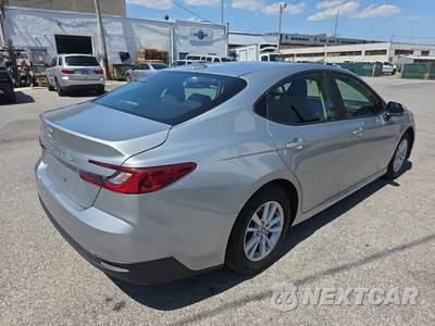 2025 Toyota Camry LE - zdjęcie 4 z 25 - miniatura