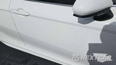 2018 Toyota Camry SE - zdjęcie 18 z 36 - miniatura