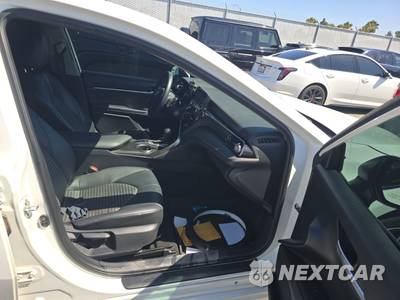 2023 Toyota Camry SE - zdjęcie 8 z 24 - miniatura