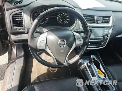 2017 Nissan Altima 2.5 SL - zdjęcie 10 z 31 - miniatura