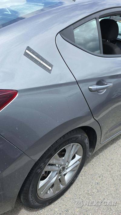 2020 Hyundai Elantra SEL Sedan - zdjęcie 8 z 14 - miniatura