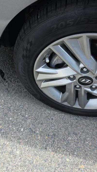 2020 Hyundai Elantra SEL Sedan - zdjęcie 3 z 14 - miniatura