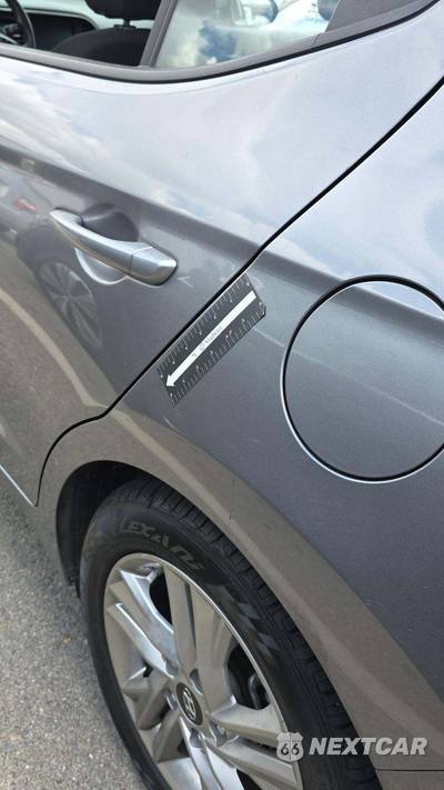 2020 Hyundai Elantra SEL Sedan - zdjęcie 4 z 14 - miniatura
