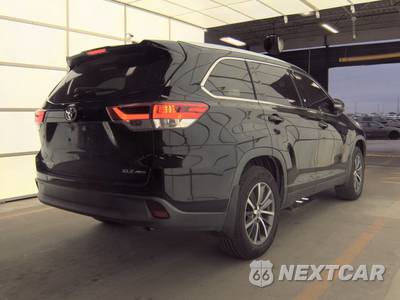 2019 Toyota Highlander XLE - zdjęcie 4 z 23 - miniatura