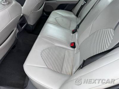 2021 Toyota Camry SE - zdjęcie 12 z 14 - miniatura