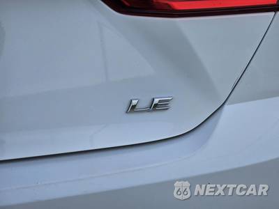 2025 Toyota Camry LE - zdjęcie 7 z 34 - miniatura