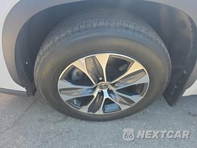 2023 Toyota Highlander XLE - zdjęcie 8 z 24 - miniatura