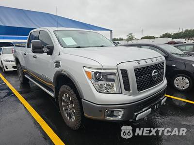 2018 Nissan TITAN XD PRO-4X Crew Cab Medium Bed - zdjęcie 3 z 25 - miniatura