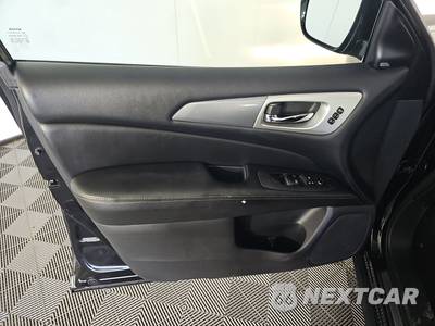 2017 Nissan Pathfinder SL - zdjęcie 9 z 25 - miniatura