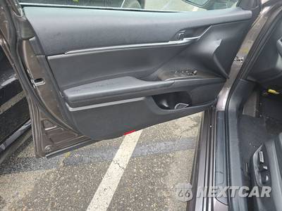 2024 Toyota Camry SE - zdjęcie 9 z 34 - miniatura