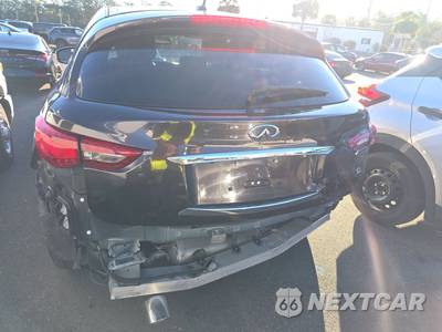 2016 INFINITI QX70 - zdjęcie 5 z 34 - miniatura