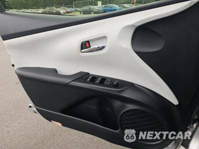 2016 Toyota Prius Two - zdjęcie 9 z 22 - miniatura