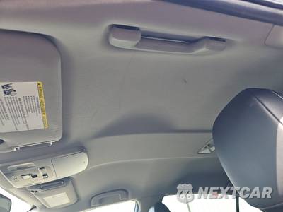 2019 Toyota Camry SE - zdjęcie 17 z 24 - miniatura
