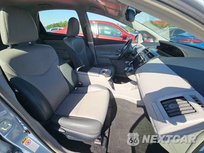 2015 Toyota Prius v Four - zdjęcie 8 z 26 - miniatura