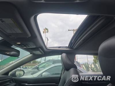 2022 Toyota Camry Hybrid XSE - zdjęcie 22 z 23 - miniatura