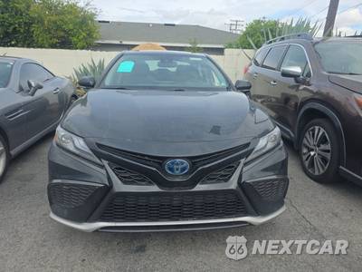 2022 Toyota Camry Hybrid XSE - zdjęcie 2 z 23 - miniatura