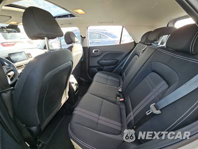2025 Hyundai Venue SEL - zdjęcie 13 z 23 - miniatura