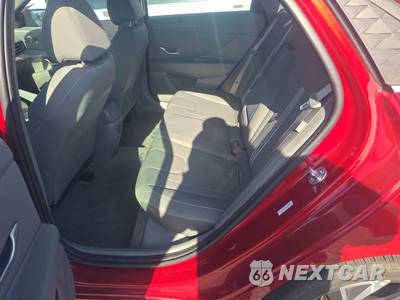 2025 Hyundai Elantra SEL Convenience - zdjęcie 13 z 31 - miniatura