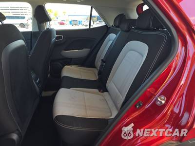 2025 Hyundai Venue SEL - zdjęcie 13 z 19 - miniatura