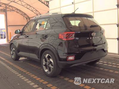 2025 Hyundai Venue SEL - zdjęcie 6 z 21 - miniatura
