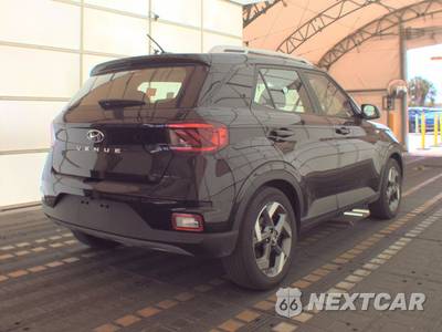 2025 Hyundai Venue SEL - zdjęcie 4 z 21 - miniatura